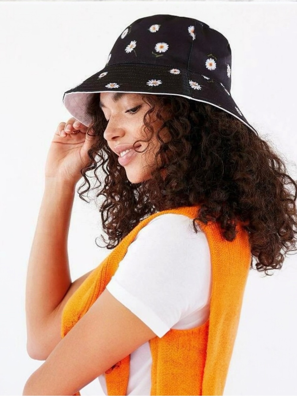 Alice + Olivia Reversible Bucket Hat Black Daisy Print/Solid White New w/ Tags